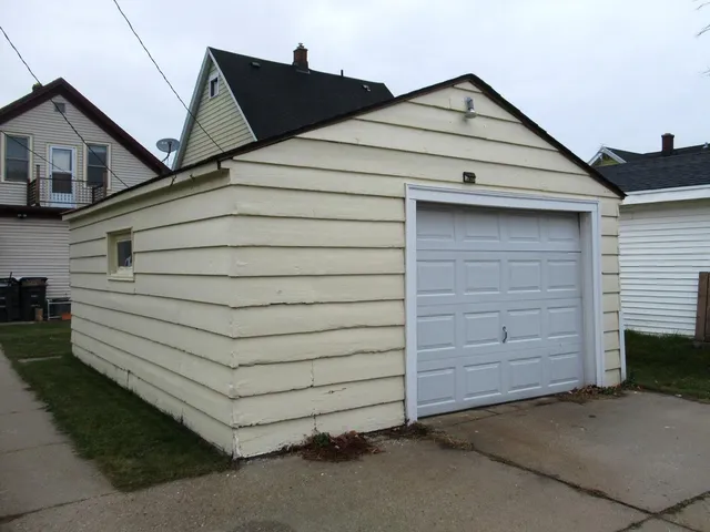 $144,900 | 1523 Union Avenue, Sheboygan, WI 53081