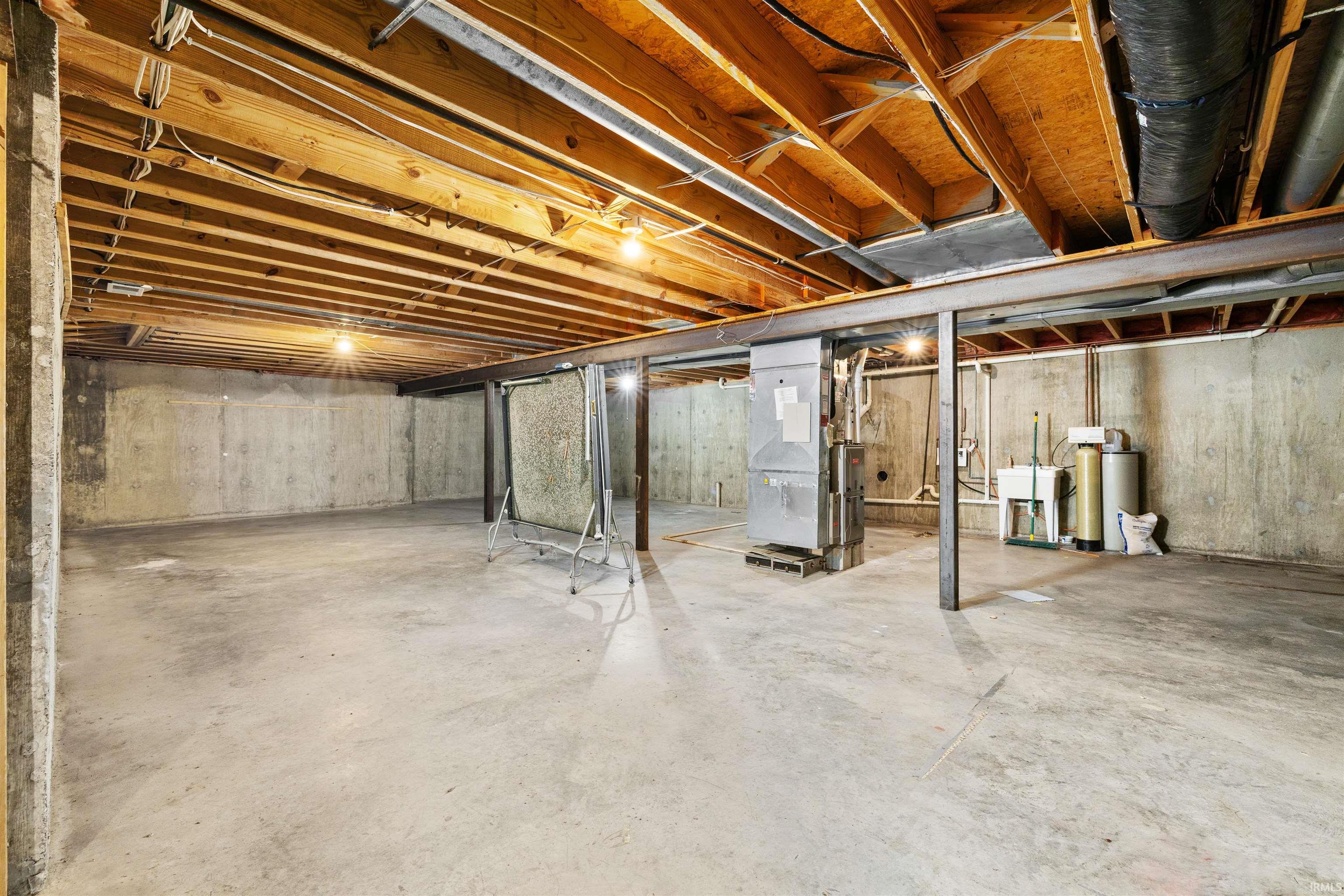 271 North McClellan Street, Unit 105 Auburn, IN 46706 - Photo 28 of 34