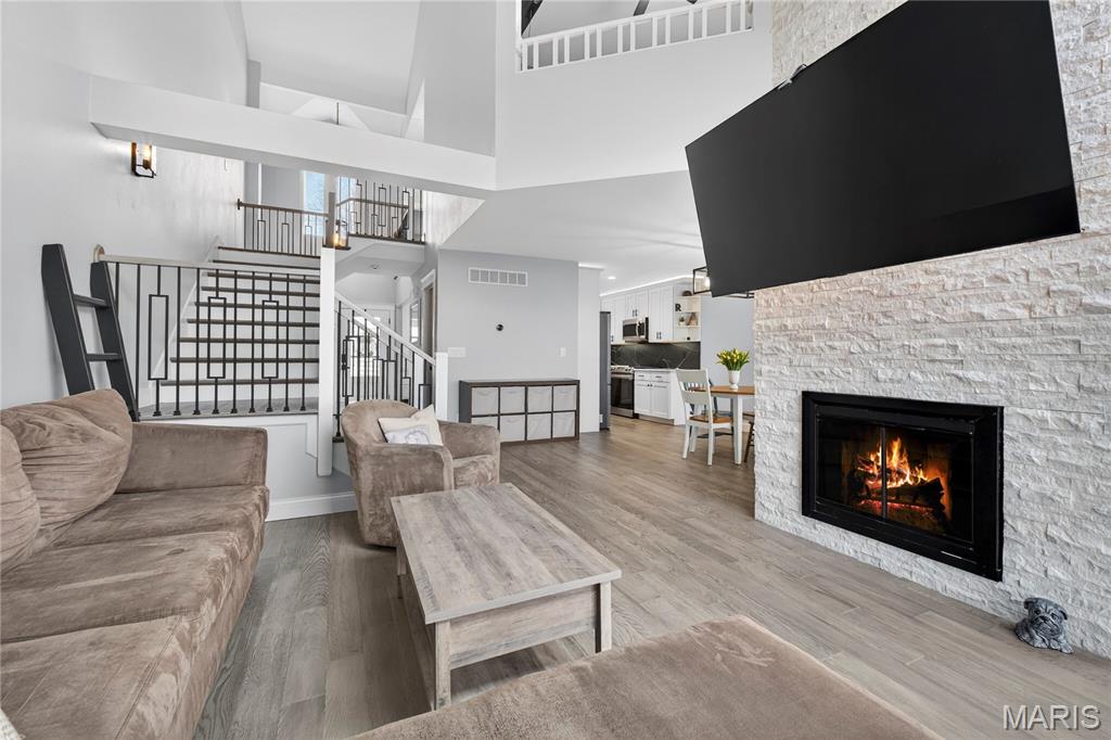 1842 Ridgeview Cir Drive Ballwin, MO 63021 - Photo 11 of 38