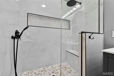 $415,000 | 1842 Ridgeview Cir Drive, Ballwin, MO 63021