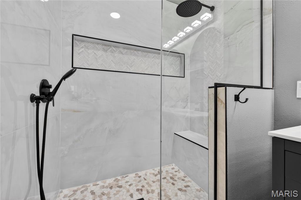 1842 Ridgeview Cir Drive Ballwin, MO 63021 - Photo 18 of 38