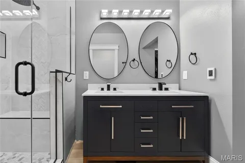 $415,000 | 1842 Ridgeview Cir Drive, Ballwin, MO 63021