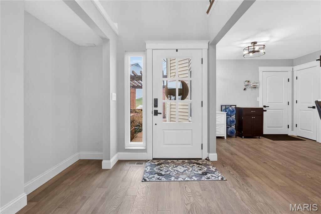 1842 Ridgeview Cir Drive Ballwin, MO 63021 - Photo 2 of 38