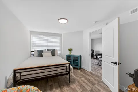 $415,000 | 1842 Ridgeview Cir Drive, Ballwin, MO 63021