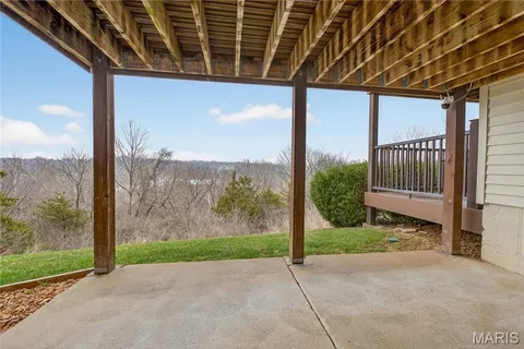 $415,000 | 1842 Ridgeview Cir Drive, Ballwin, MO 63021