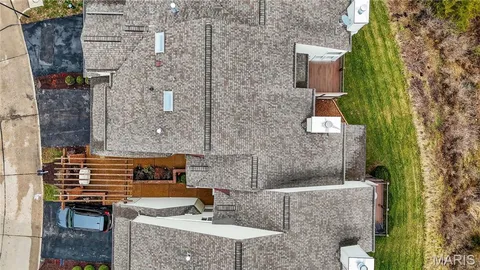 $415,000 | 1842 Ridgeview Cir Drive, Ballwin, MO 63021