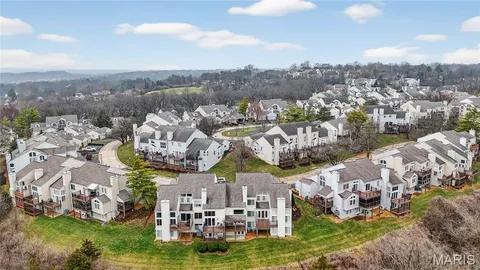 $415,000 | 1842 Ridgeview Cir Drive, Ballwin, MO 63021