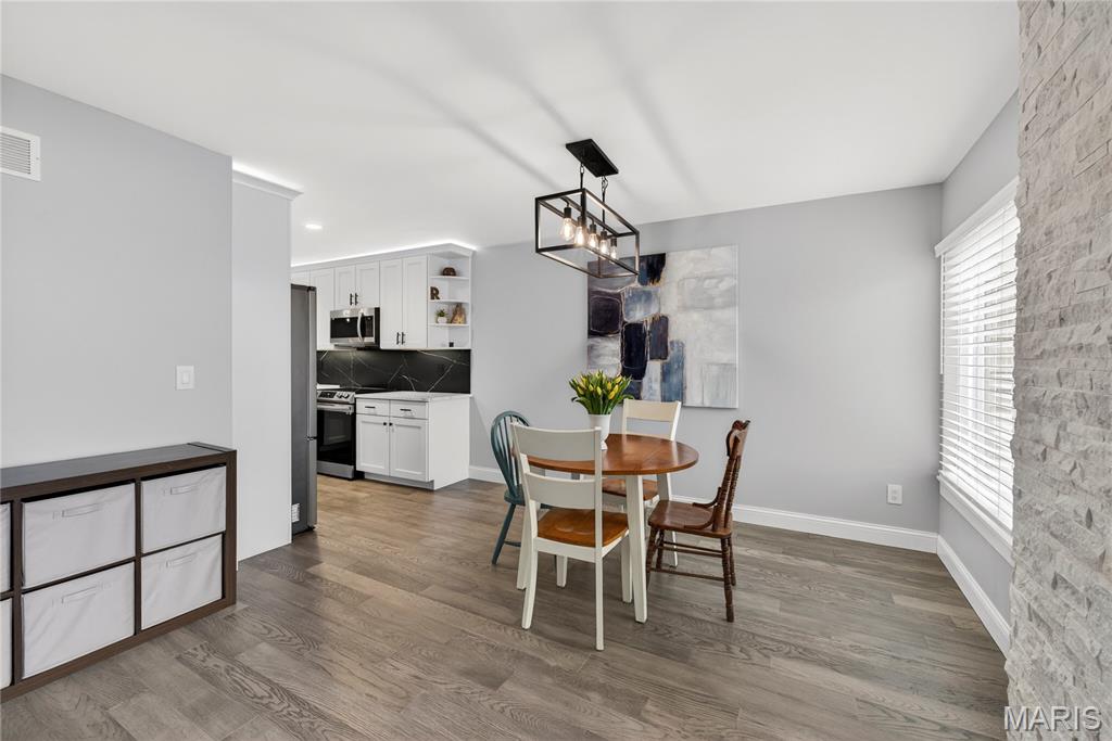 1842 Ridgeview Cir Drive Ballwin, MO 63021 - Photo 9 of 38