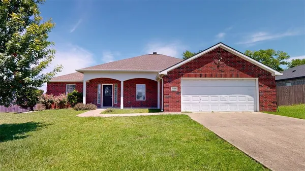 $2,000 | 2301 White Wing, Navasota, TX 77868