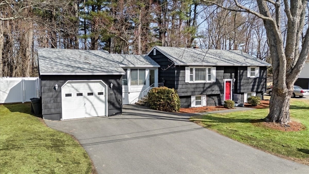 58 Oakcrest Circle Methuen, MA 01844 - Photo 1 of 41