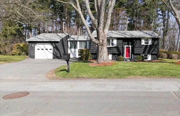 $649,900 | 58 Oakcrest Circle, Methuen, MA 01844