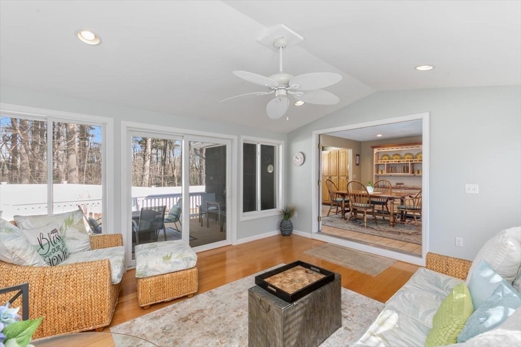 58 Oakcrest Circle Methuen, MA 01844 - Photo 11 of 41
