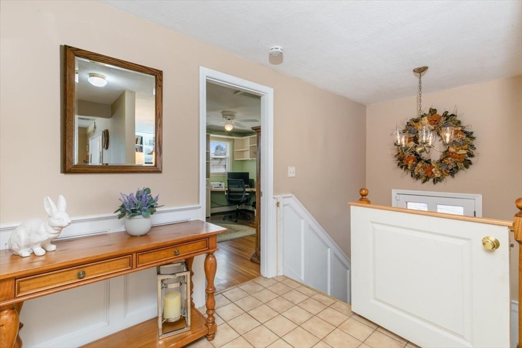 58 Oakcrest Circle Methuen, MA 01844 - Photo 22 of 41
