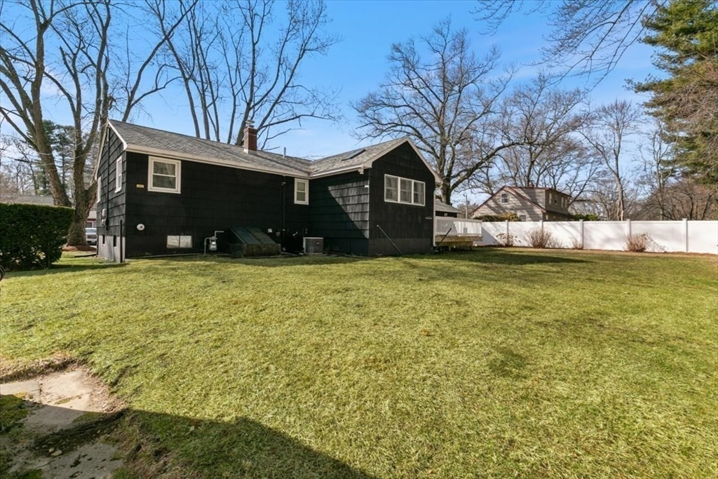 58 Oakcrest Circle Methuen, MA 01844 - Photo 34 of 41