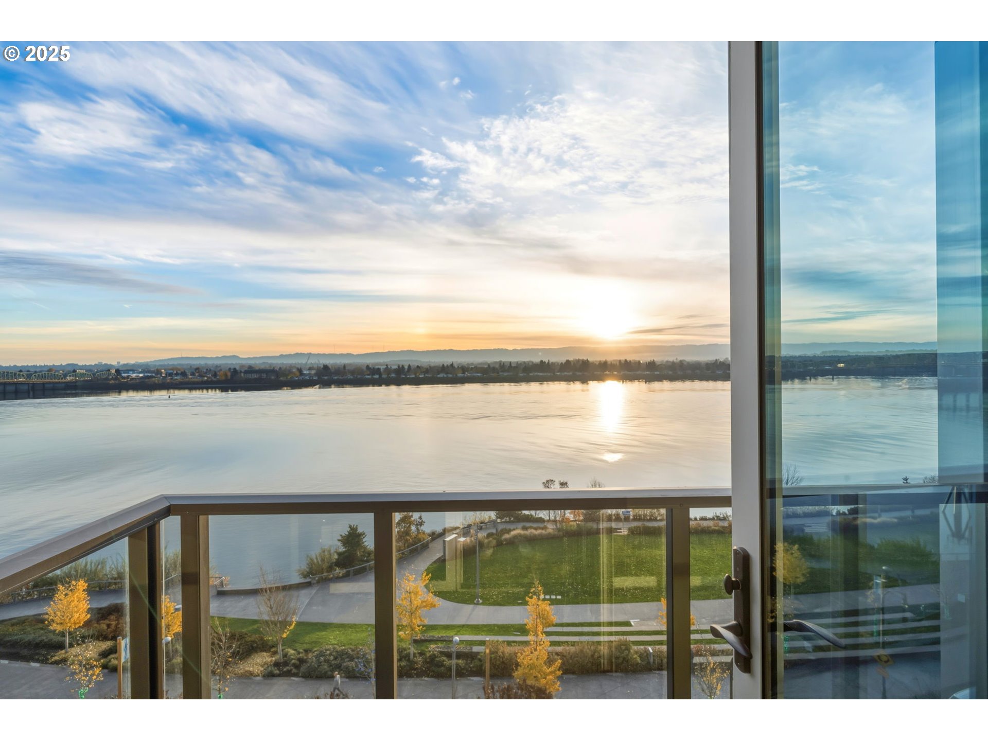 590 Waterfront Way, Unit 604 Vancouver, WA 98660 - Photo 11 of 46