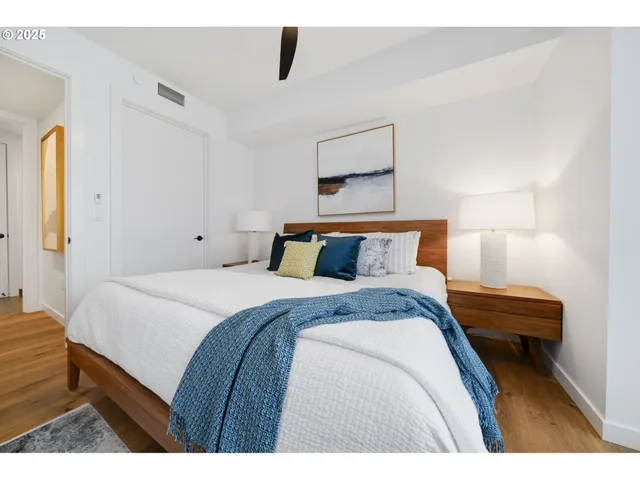 $1,295,000 | 590 Waterfront Way, Unit 604, Vancouver, WA 98660