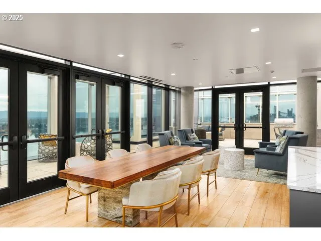 $1,295,000 | 590 Waterfront Way, Unit 604, Vancouver, WA 98660