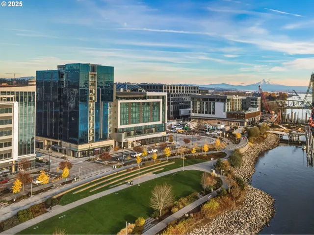 $1,295,000 | 590 Waterfront Way, Unit 604, Vancouver, WA 98660