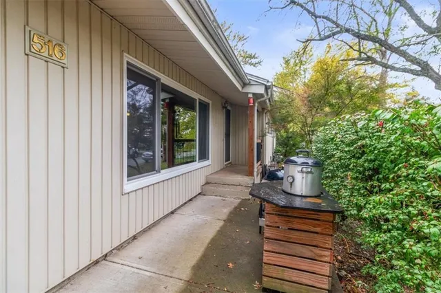 $160,000 | 516 Silverado Trail, Belton, MO 64012