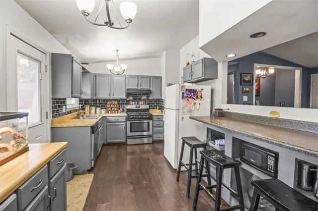 $160,000 | 516 Silverado Trail, Belton, MO 64012