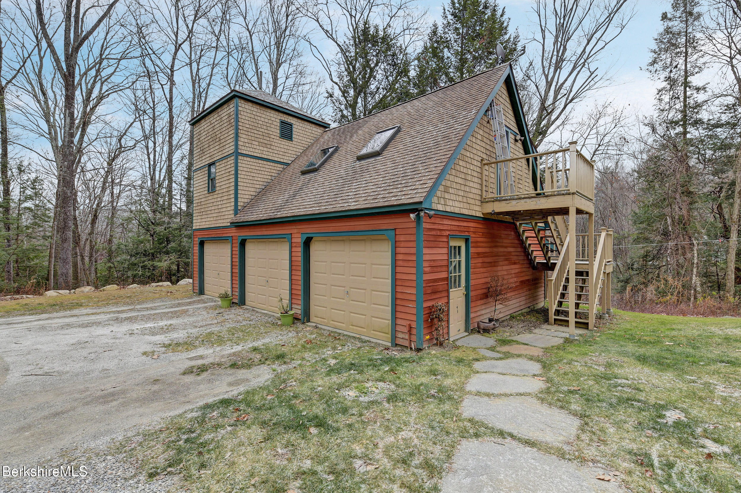 4 Robin Road West Stockbridge, MA 01236 - Photo 31 of 42 31-Garage