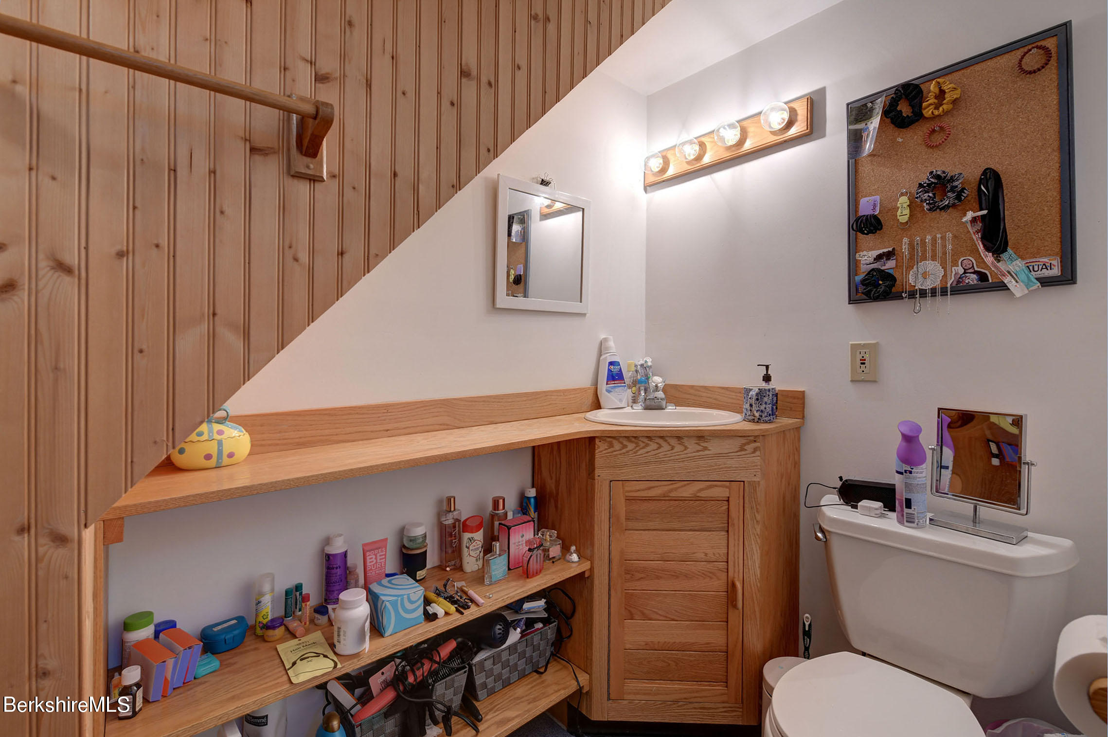 4 Robin Road West Stockbridge, MA 01236 - Photo 38 of 42 38-Second Floor Garage Bathroom