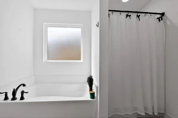 $2,200 | 507 Eisenhower Drive, Crestview, FL 32539