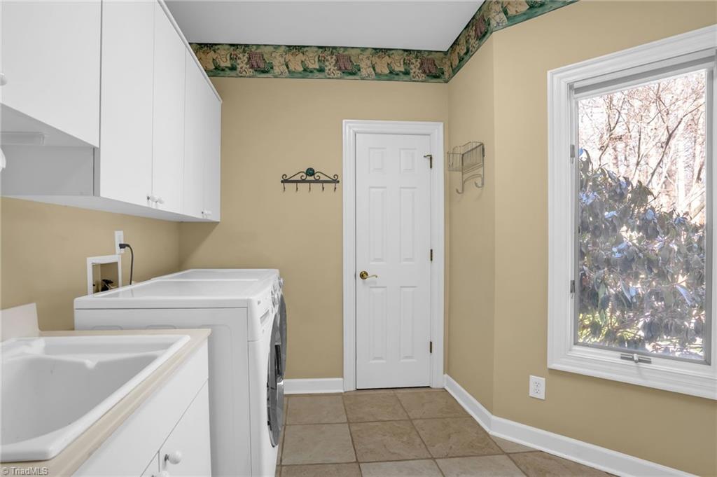 4001 Tesa Court High Point, NC 27265 - Photo 36 of 49