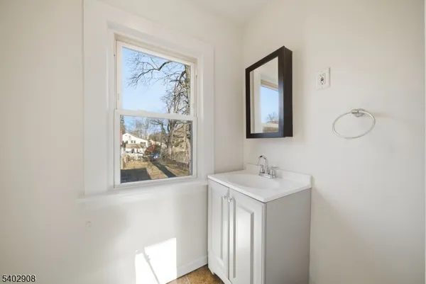 $2,977 | 75 Lakeview Terrace, Oakland, NJ 07436
