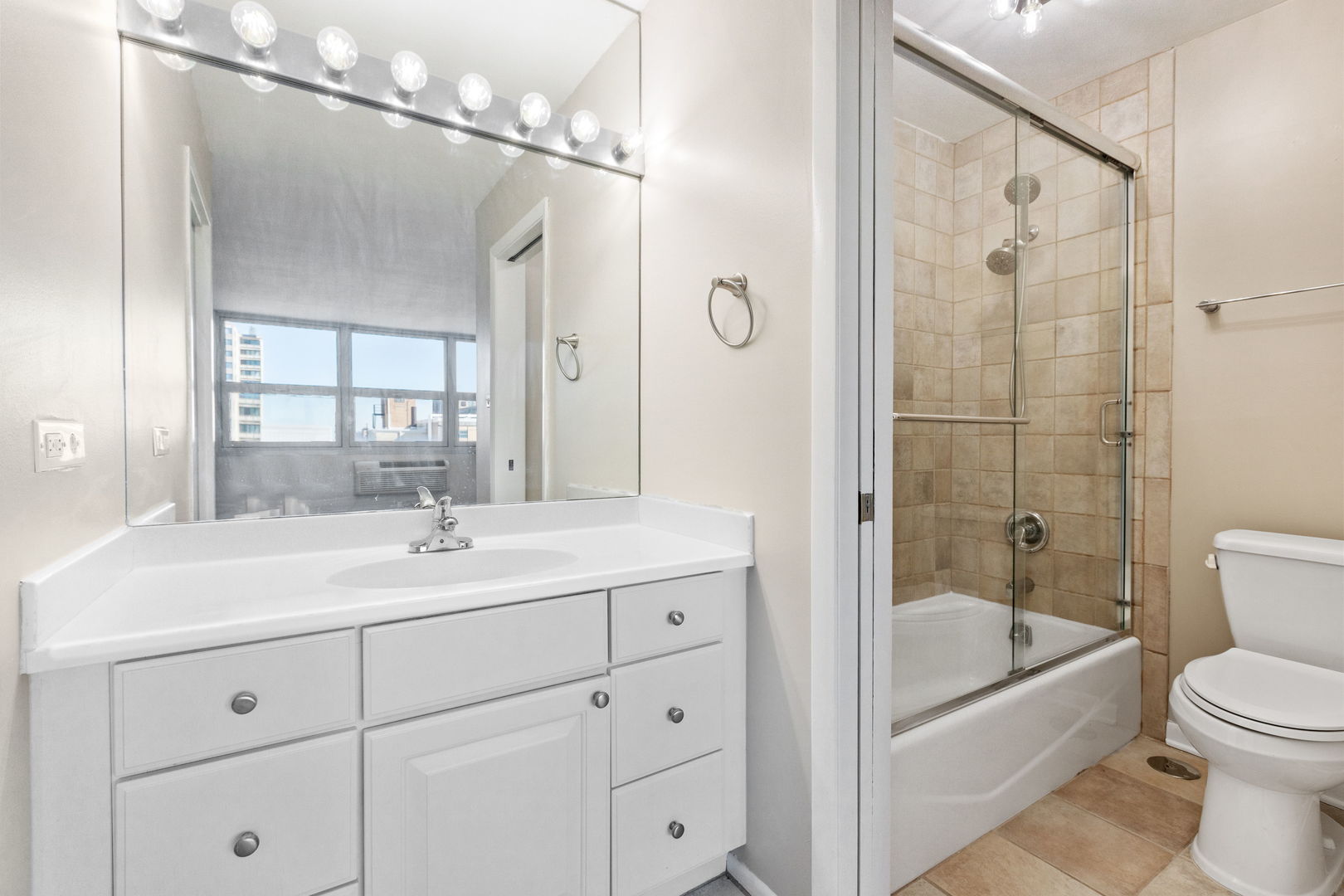 6147 North Sheridan Road, Unit 6A Chicago, IL 60660 - Photo 11 of 16 Gallery Image 11