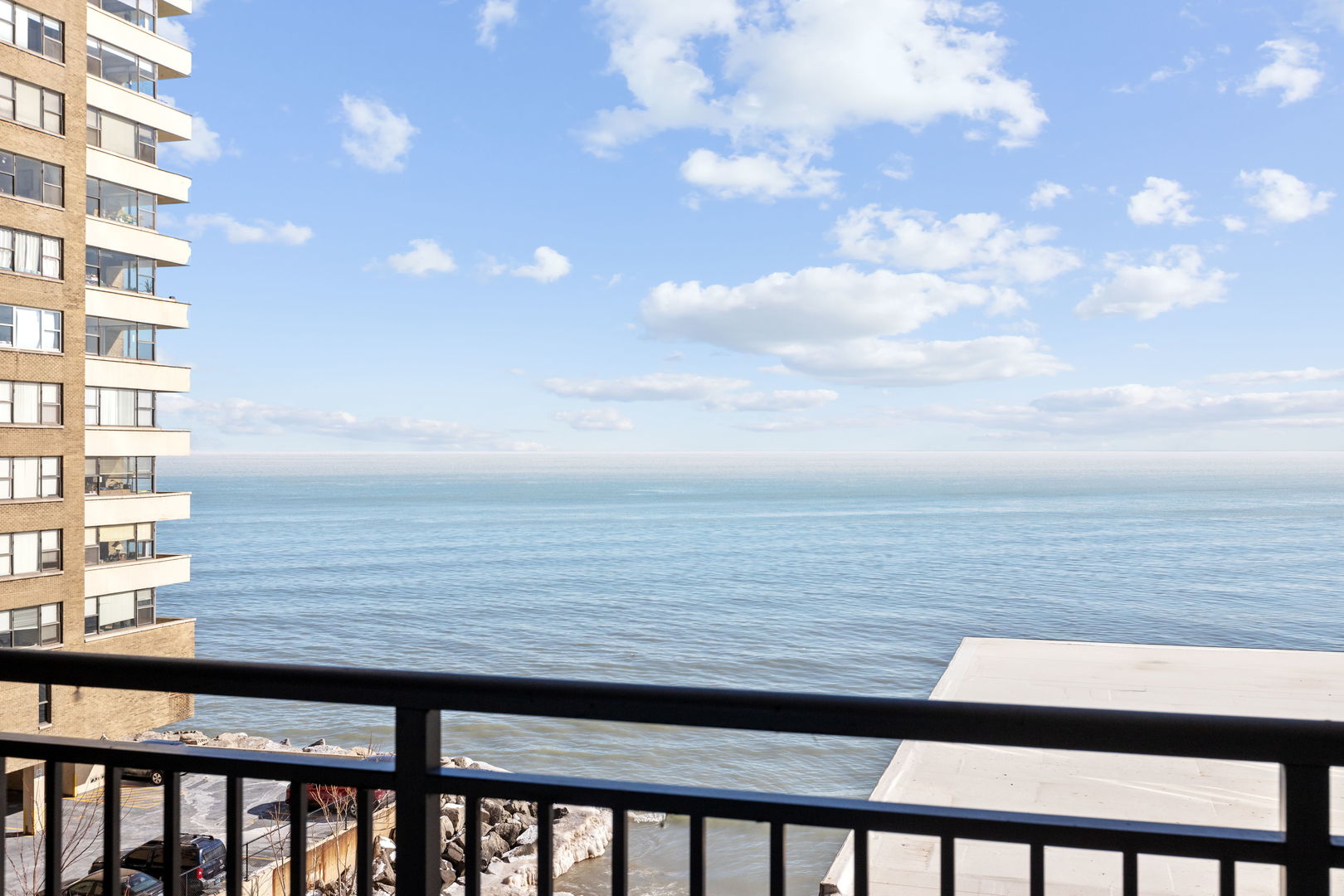 6147 North Sheridan Road, Unit 6A Chicago, IL 60660 - Photo 3 of 16 Gallery Image 3