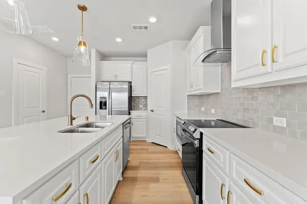 $2,900 | 2616 La Cala Drive, Grand Prairie, TX 75054