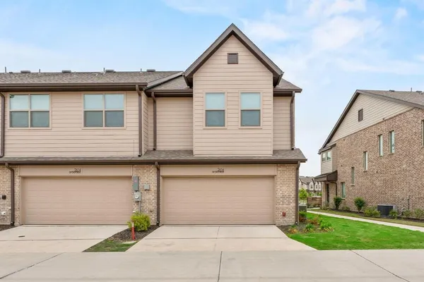 $2,900 | 2616 La Cala Drive, Grand Prairie, TX 75054