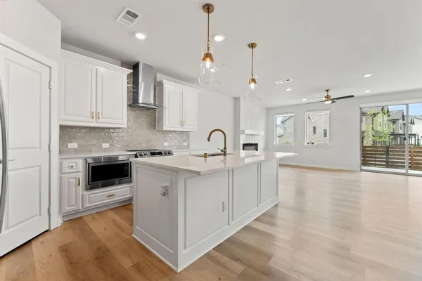 $2,900 | 2616 La Cala Drive, Grand Prairie, TX 75054