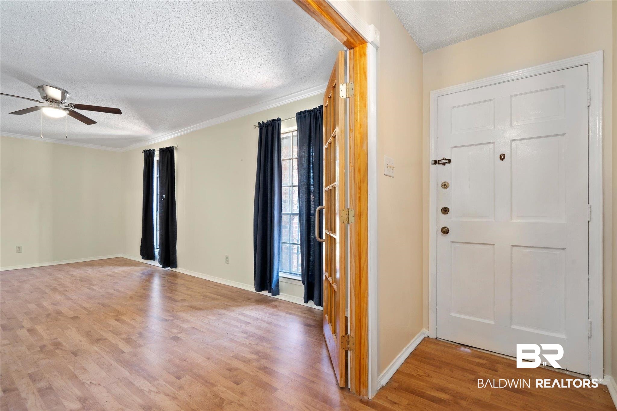 5812 Fern Valley Road Mobile, AL 36609 - Photo 2 of 23