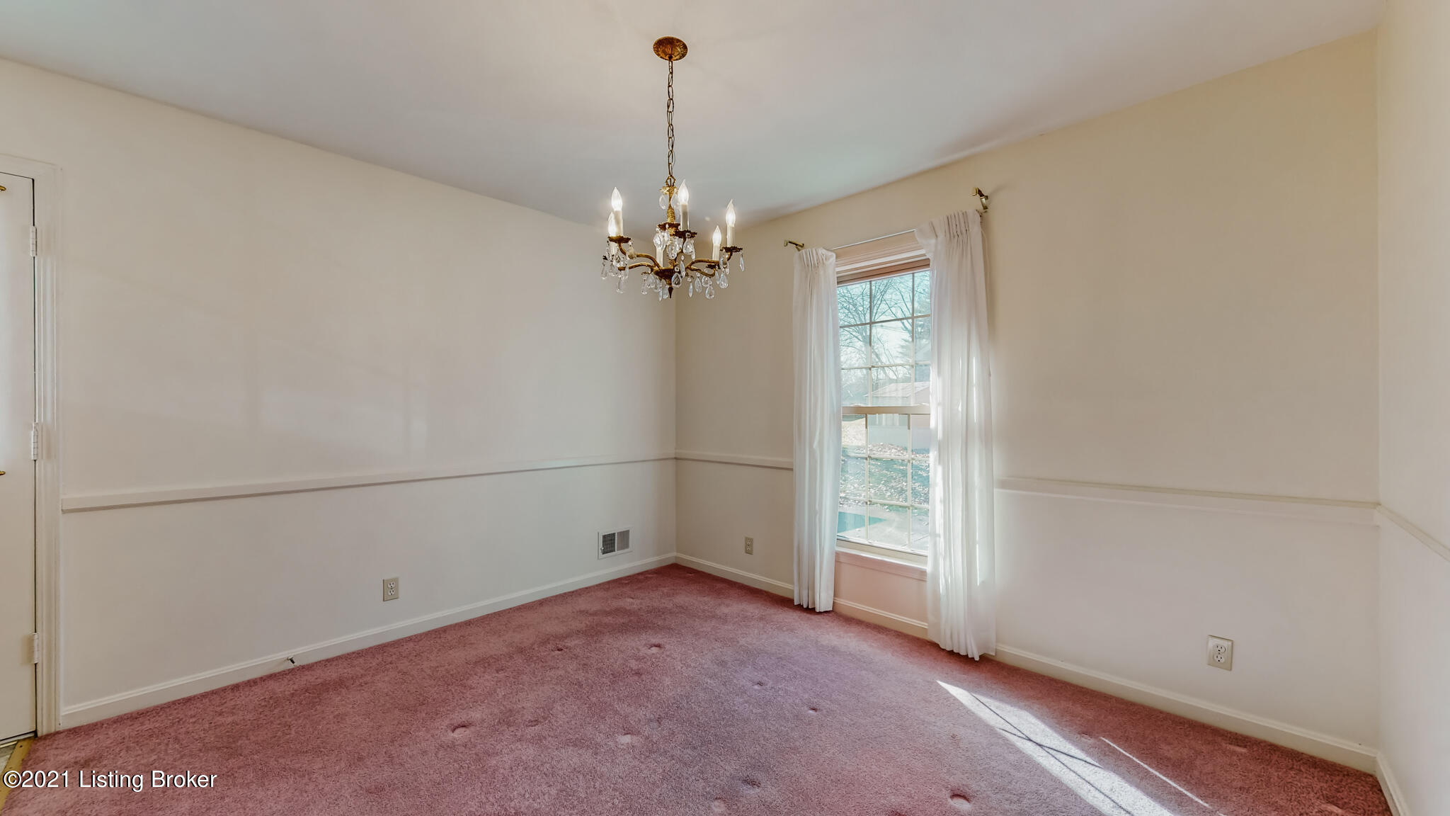 2926 Lexham Road Louisville, KY 40220 - Photo 14 of 55 2926 Lexham Rd Louisville KY 40220-8