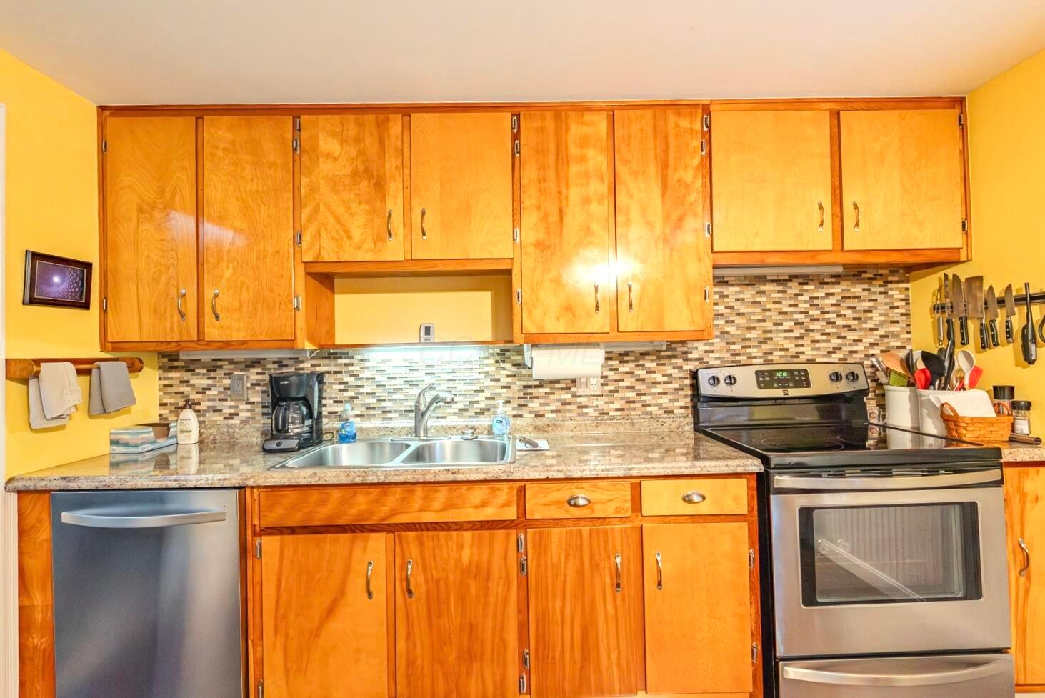 3394 Devin Road Grove City, OH 43123 - Photo 5 of 21 Kitchen