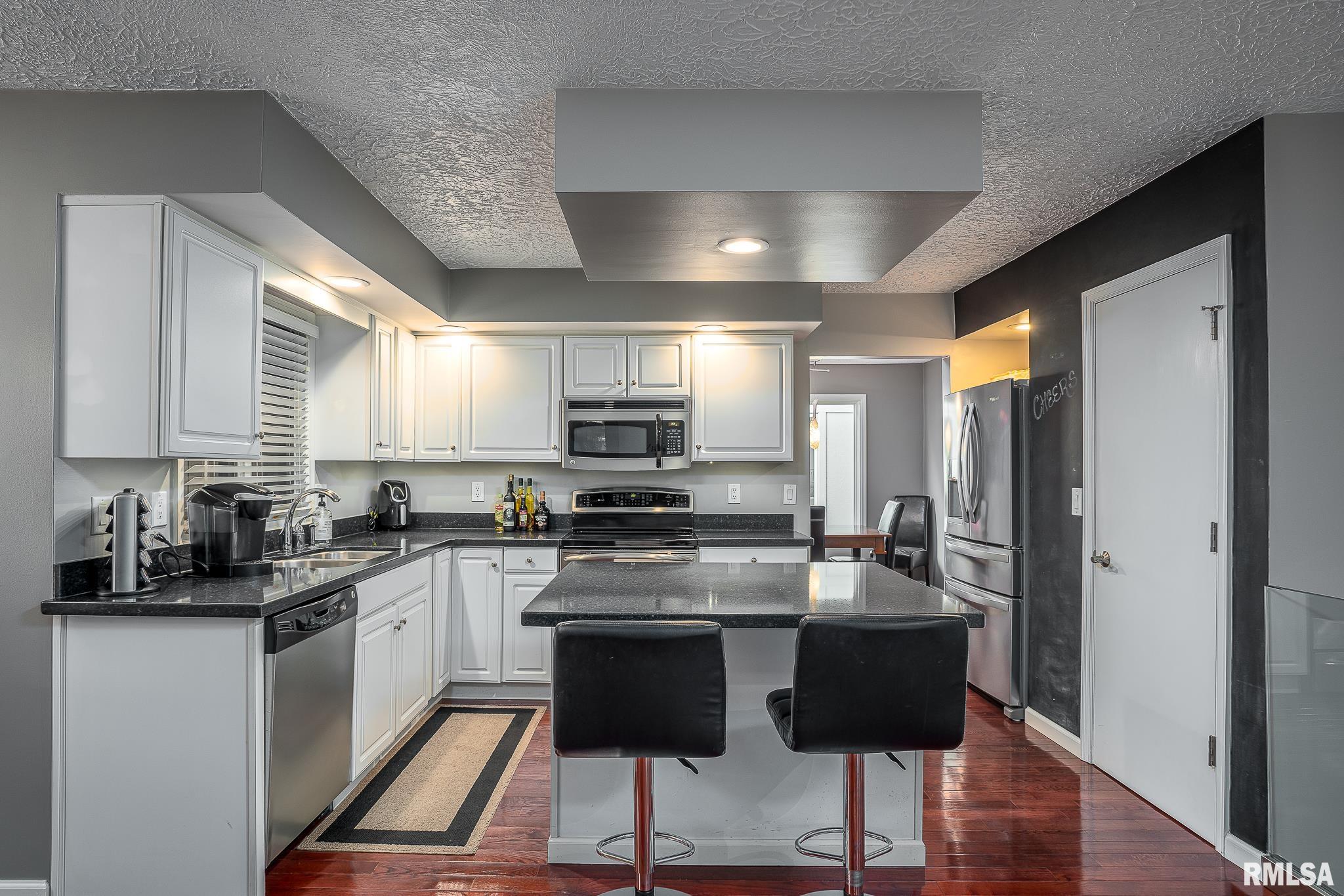 6401 Utica Ridge Road, Unit 13 Davenport, IA 52807 - Photo 4 of 25 Gallery Image 4
