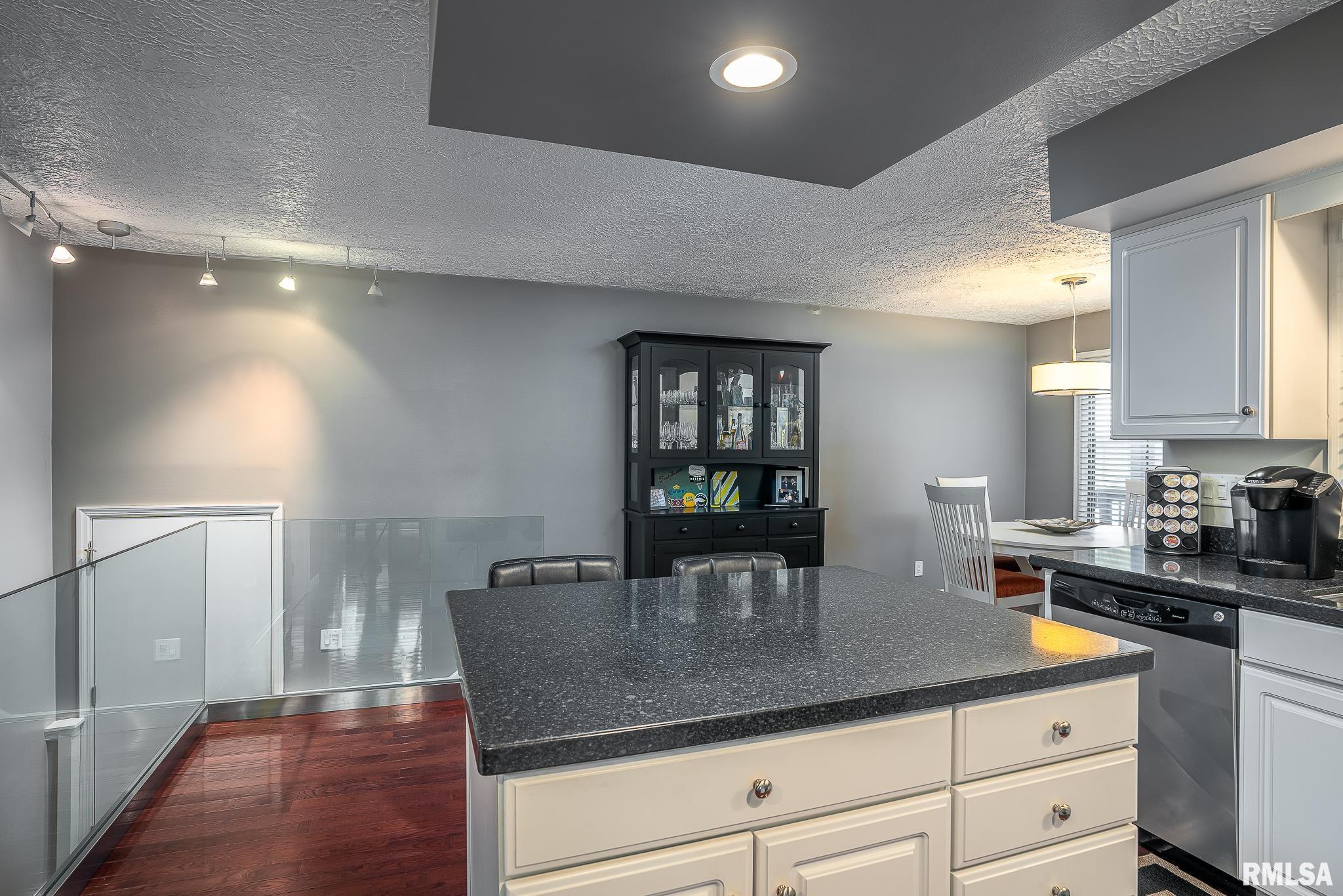 6401 Utica Ridge Road, Unit 13 Davenport, IA 52807 - Photo 7 of 25 Gallery Image 7
