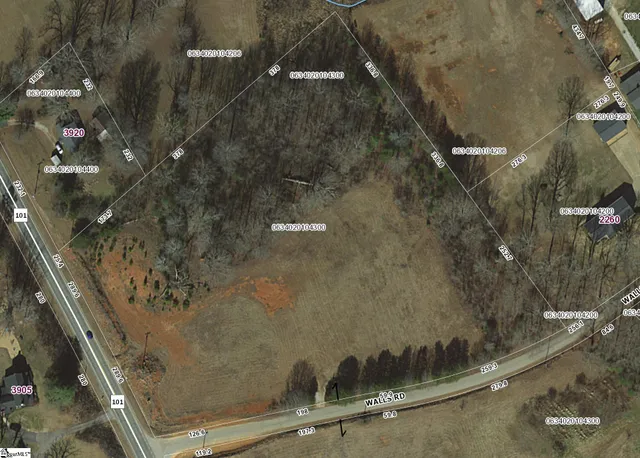 $540,000 | 3902 North Highway 101, Greer, SC 29651