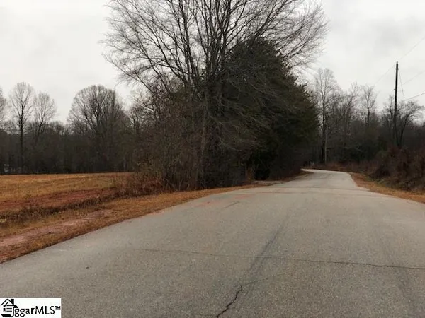 $540,000 | 3902 North Highway 101, Greer, SC 29651