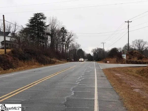 $540,000 | 3902 North Highway 101, Greer, SC 29651