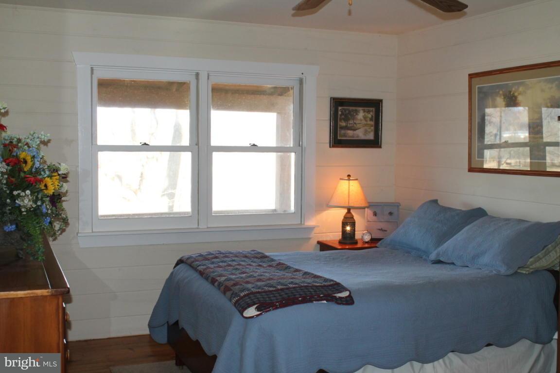 942 Amosite Road Elizabethtown, PA 17022 - Photo 13 of 20 Gallery Image 13
