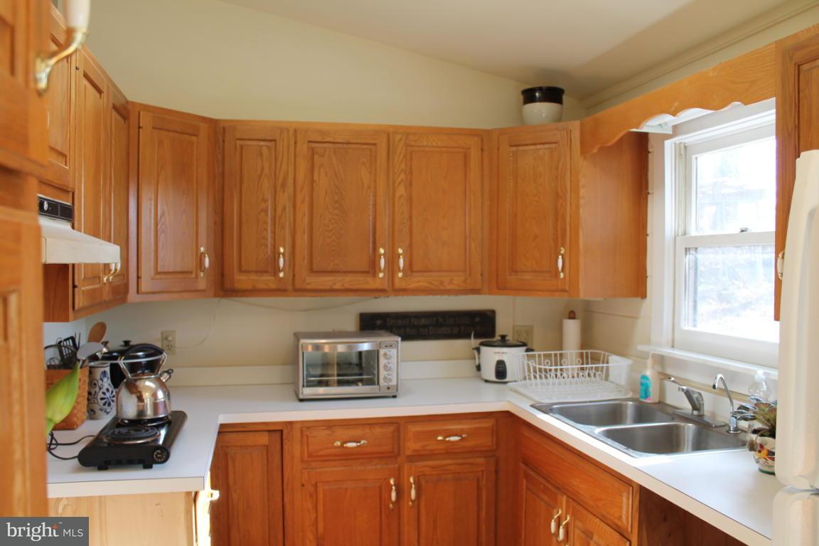 942 Amosite Road Elizabethtown, PA 17022 - Photo 7 of 20 Gallery Image 7