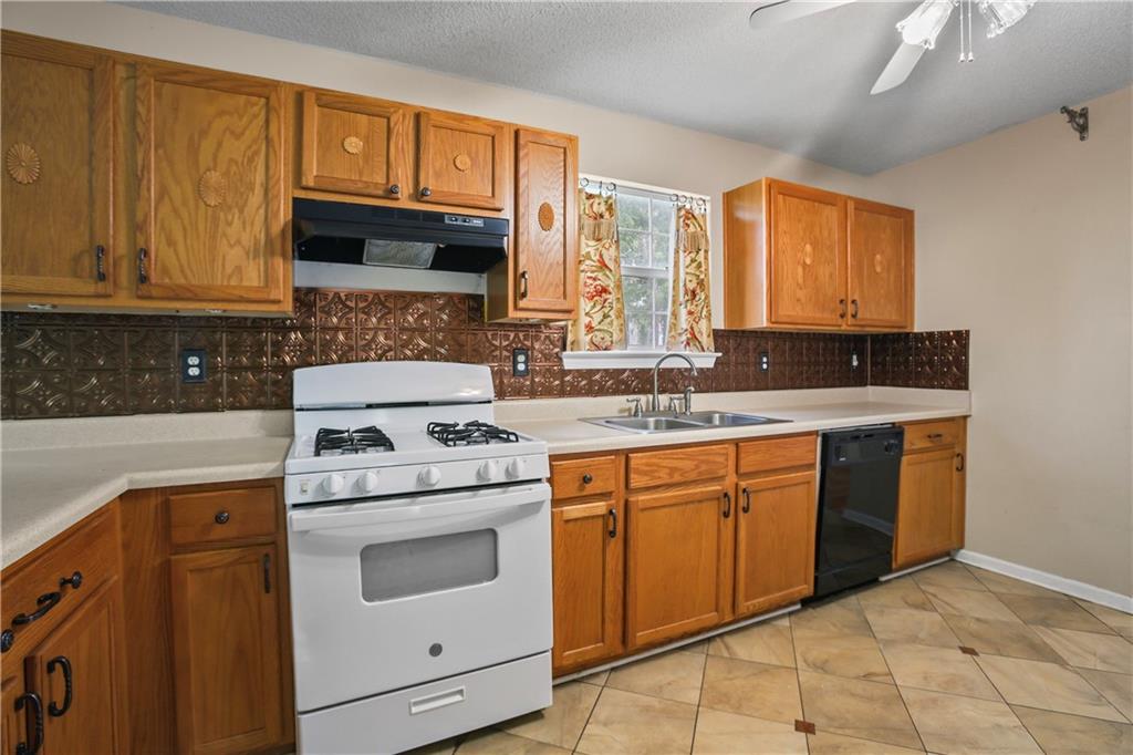2224 Eagles Nest Circle Decatur, GA 30035 - Photo 21 of 35