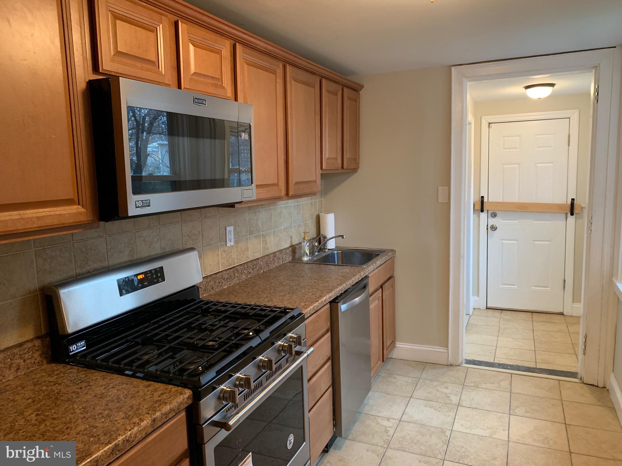 1663 Alabama Road Camden, NJ 08104 - Photo 8 of 15