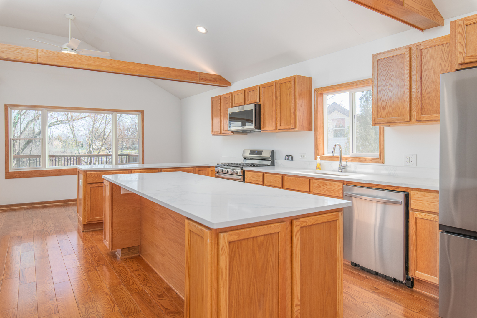 39763 North Rena Avenue Antioch, IL 60002 - Photo 2 of 19