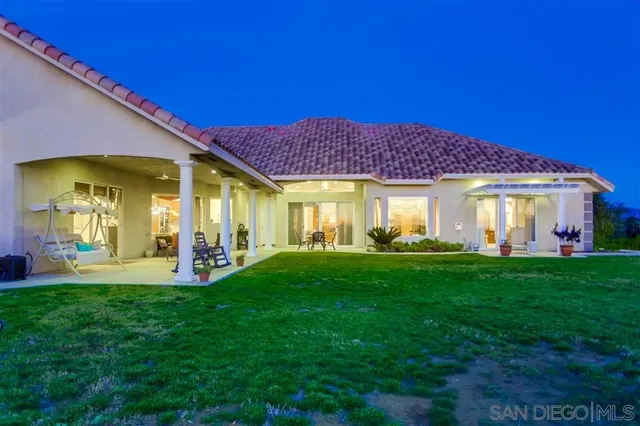 $1,399,999 | 4333 Vista Del Pacifico, Fallbrook, CA 92028