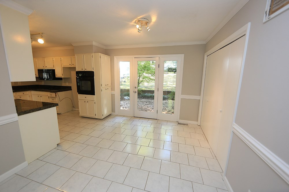 617 Old Farm Road Raleigh, NC 27606 - Photo 4 of 13 Photo 4