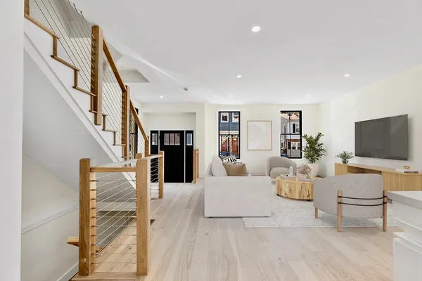 $12,000 | 300 West 3rd Street, Unit 300, Boston, MA 02127
